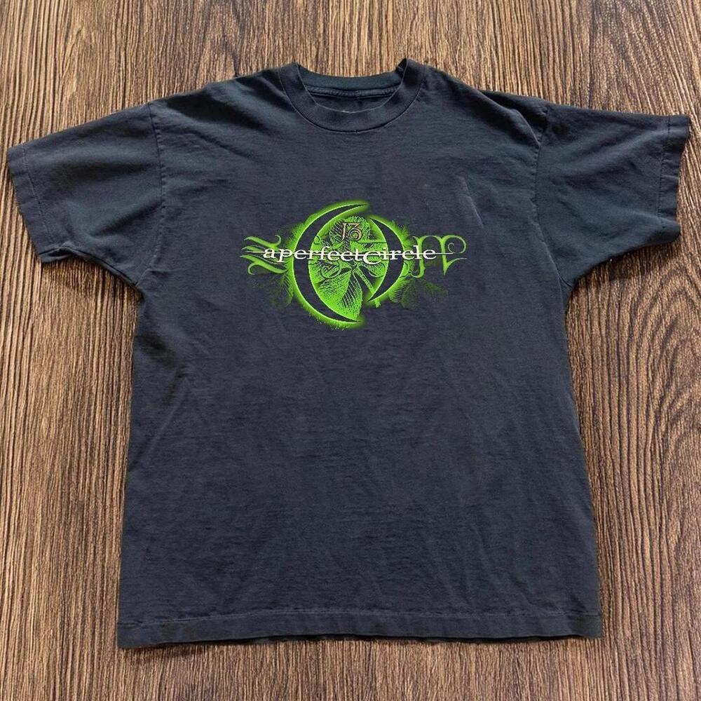 Gildan Men Black T-Shirt, Perf Ect Circle Black Cotton T-Shirt